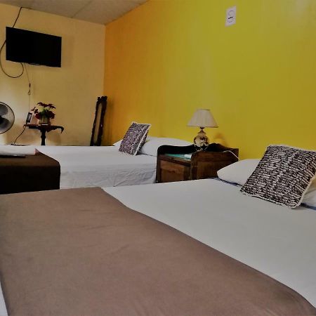 Hostal Leyendas León Zewnętrze zdjęcie