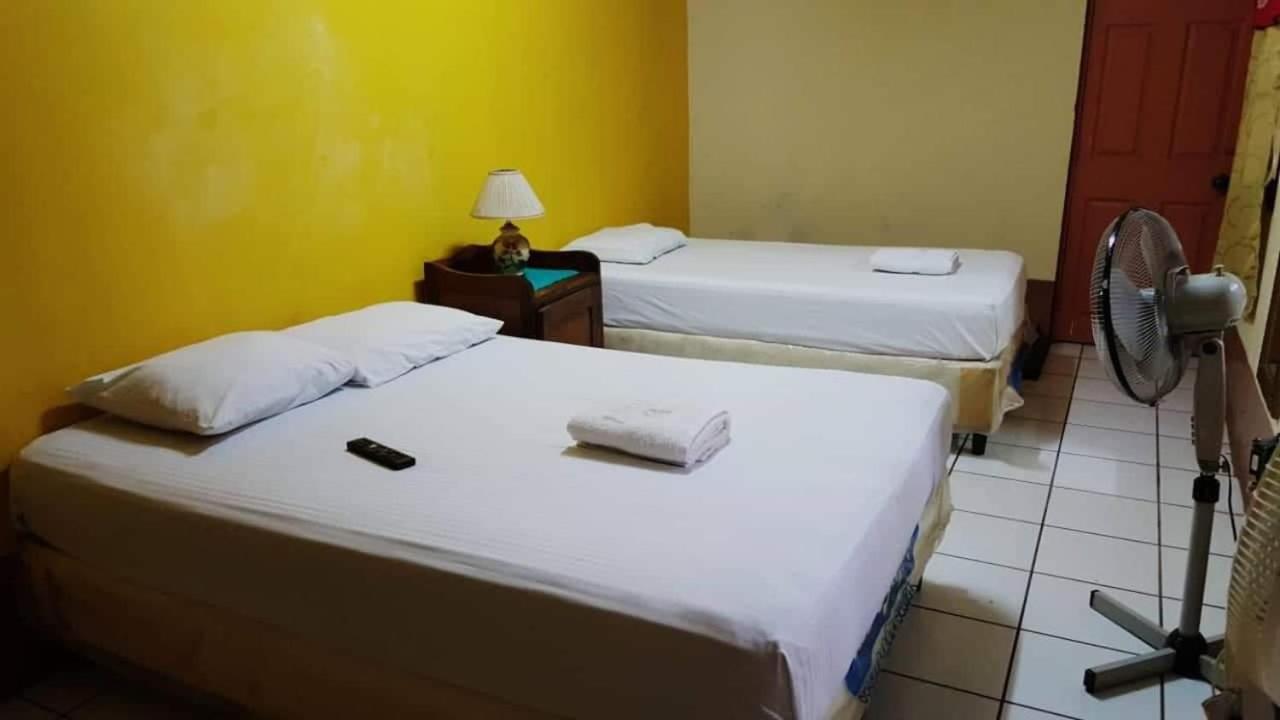 Hostal Leyendas León Zewnętrze zdjęcie