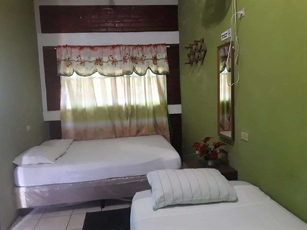 Hostal Leyendas León Zewnętrze zdjęcie