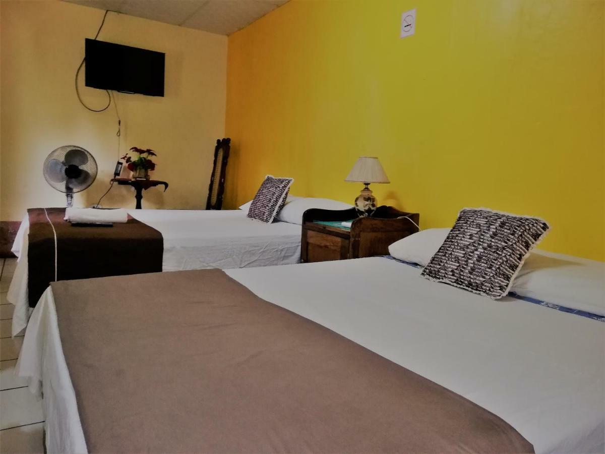 Hostal Leyendas León Zewnętrze zdjęcie
